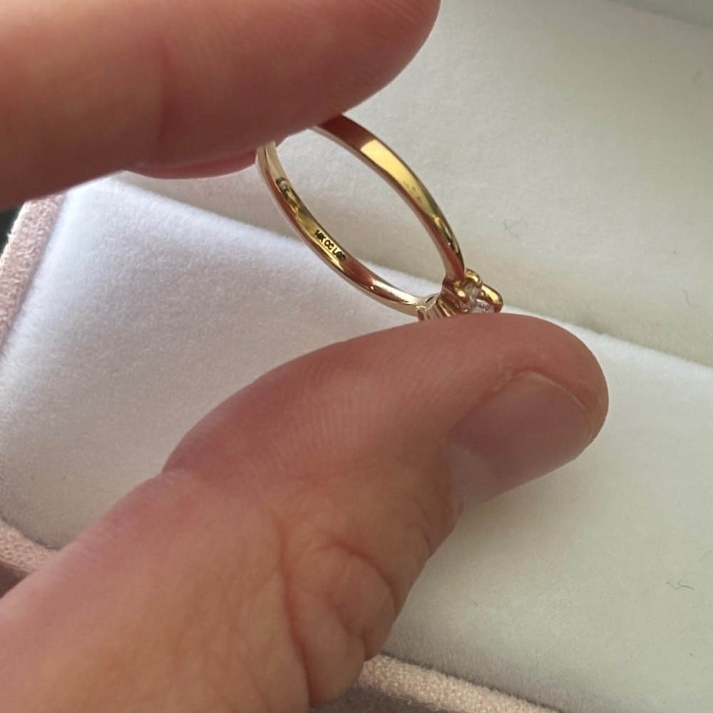 Gold Ring - Picture 4 of 6